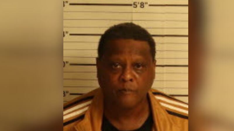 Man pretends to be a lawyer to smuggle drugs, deputies say