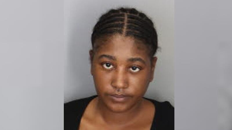 MPD: Fast food employee points gun at customer