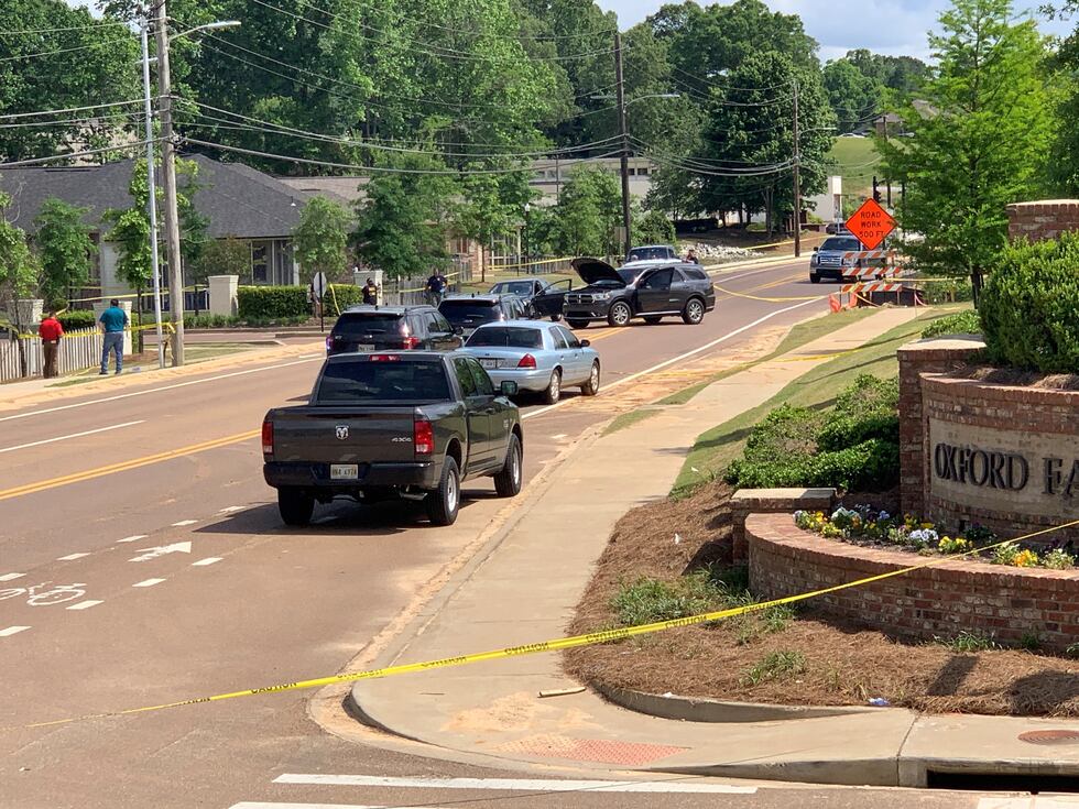 A U.S. marshal was shot twice and an Arkansas murder suspect was killed in an encounter in...