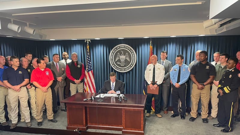 Reeves signs bill ensuring full benefits to families of first responders who died of COVID-19